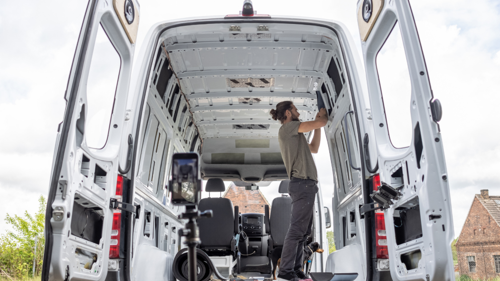 transformer un fourgon utilitaire en van aménagé